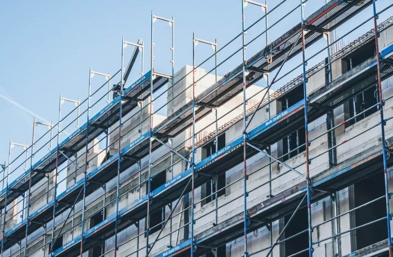 Wszechstronne zalety i zastosowanie rusztowań aluminiowych